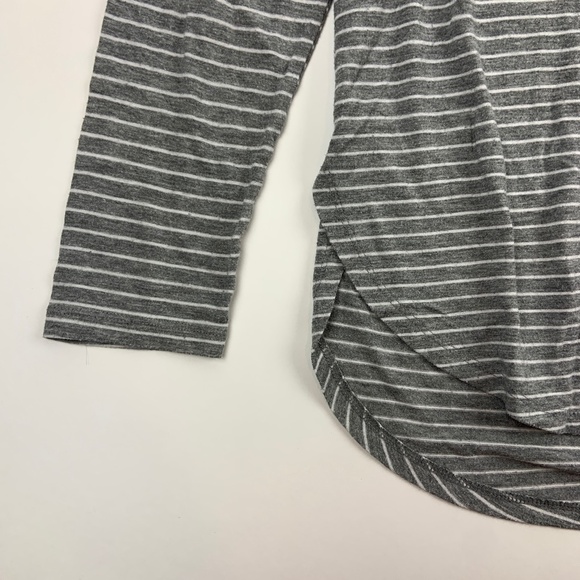 Faded Glory Womens Sweater Long Sleeve V Neck Stripes Grey White Small - Picture 4 of 6